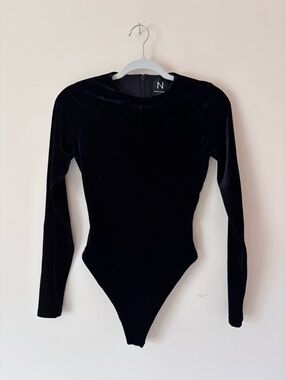 naked wardrobe Black Velvet long sleeve bodysuit xs